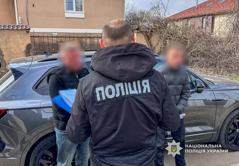 На Одещині судитимуть трьох чоловіків за продаж неіснуючих авто на майже 2 млн грн