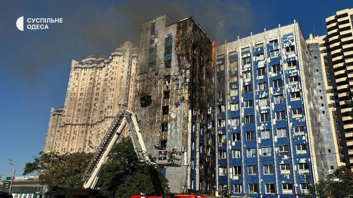 Росіяни вдарили дроном по центру Одеси: є поранені, серед них рятувальники
