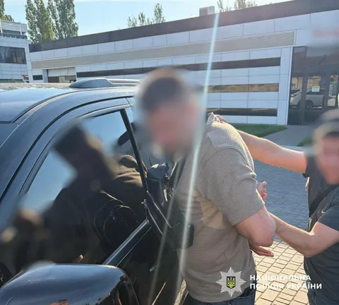 За 1000 доларів за підключення до мережі: на Одещині судитимуть посадовця залізн