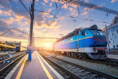 Обстріли зірвали графік: одеські поїзди прибувають із запізненням