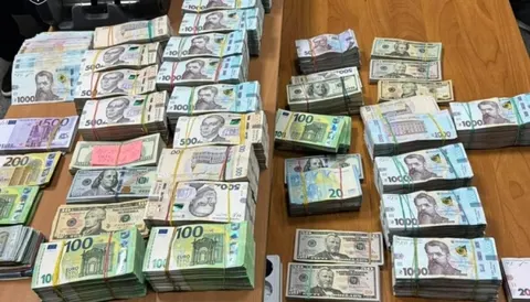 Конвертаційний центр на ₴23,5 мільярда: 50 обшуків у Києві, Харкові та Одесі