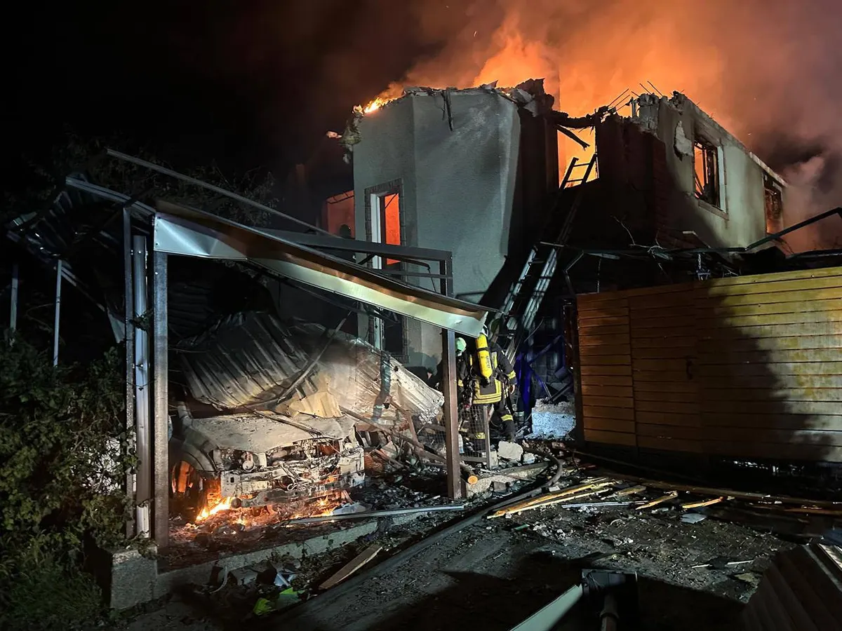 Нічна атака на Одесу: пошкоджена 19-поверхівка, постраждали шестеро людей