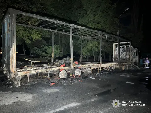 В Одесі затримали жінку, яка підпалювала вантажівки за гроші