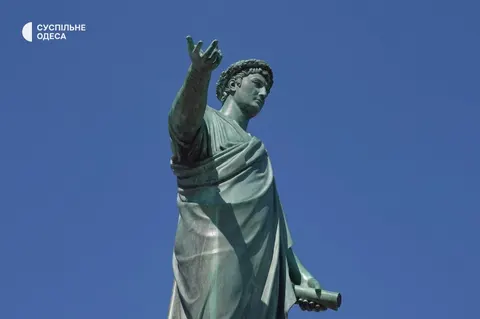 В Одесі відкрили пам'ятник Дюку після чотирьох років під мішками