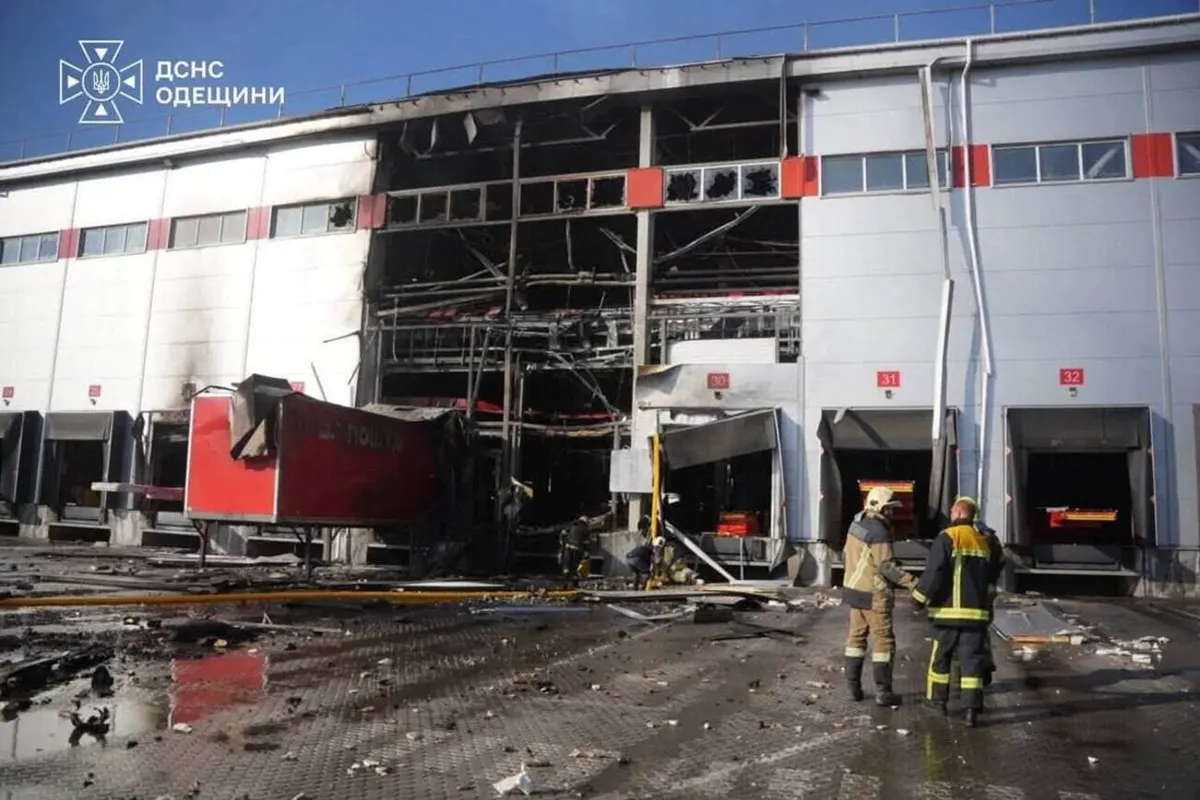 У Одесі ворог вдруге атакував термінал «Нової пошти»: що відомо