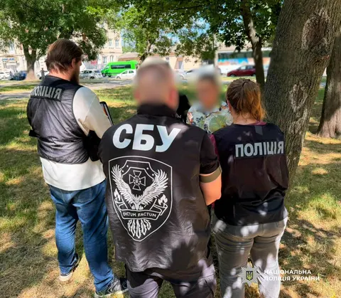 У центрі Одеси затримали чоловіка з гранатою та вибухівкою, які він привіз маршруткою
