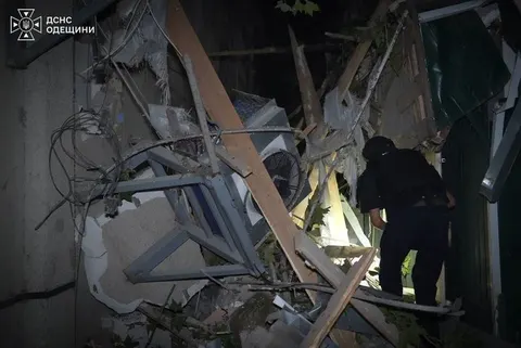 Нічні удари по півдню України: в Одесі пошкоджено будинки, Миколаїв залишився без світла