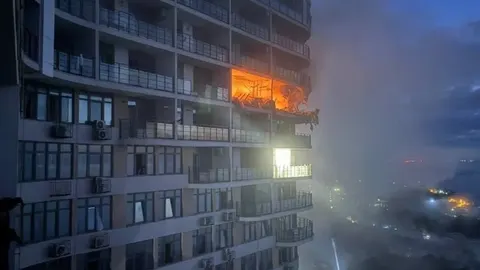 Атака на Одещину: пошкоджено багатоповерхівку, під удари потрапили Затока й Чорноморськ