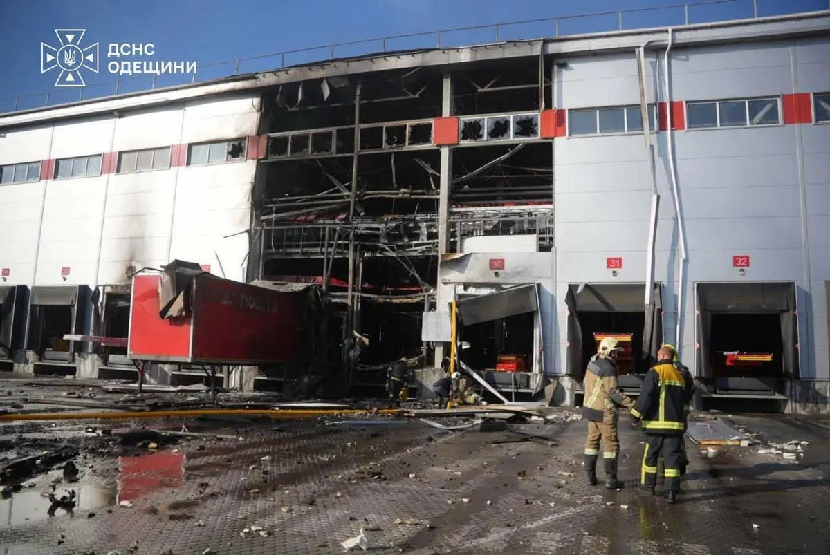 Вночі росіяни атакували термінал «Нової пошти» та АЗС на Одещині