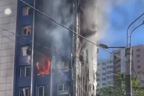 Ворог ударив по бізнес-центру в центрі Одеси: що відомо