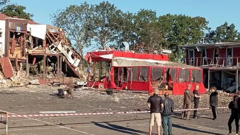 Удар по ринку «7-й кілометр»: поранено охоронця, пошкоджено павільйони