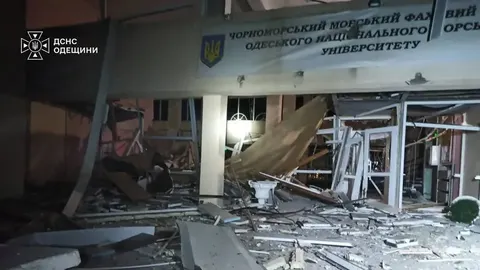 Нічна атака РФ: під Києвом горіли склади, в Одесі пошкоджені будинки й школи