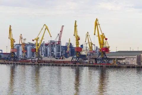Без чорноморських портів Україні загрожує зрив наступної посівної — експерт