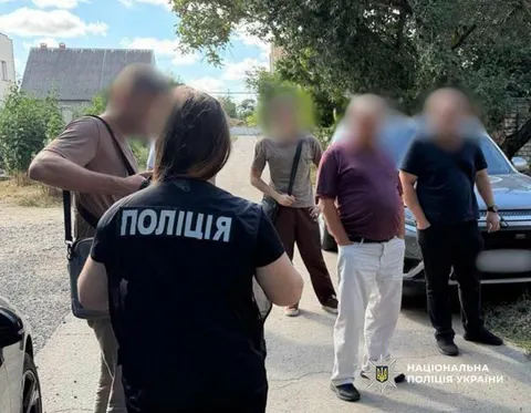 На Одещині 69-річному чоловіку інкримінують схему з водійськими посвідченнями