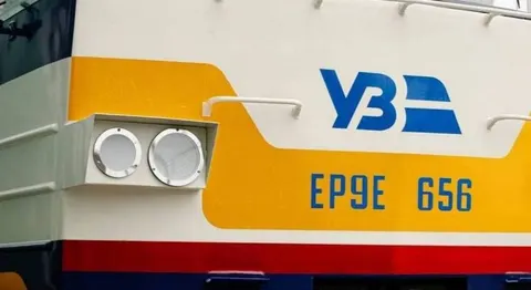 Російський дрон влучив у локомотив поїзда Одеса — Дніпро: пасажири не постраждали