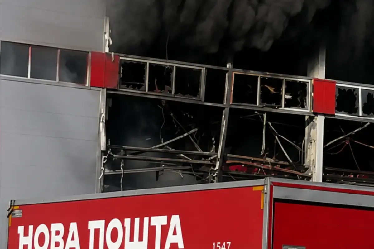 Удар по "Новій пошті" в Одесі: що відомо про пожежу