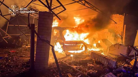 Пожежі та пошкоджені будинки: наслідки атаки на Одещині