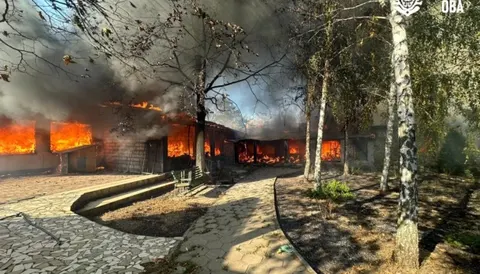 На Одещині реактивний дрон поцілив у житловий сектор: горіли приватні будинки