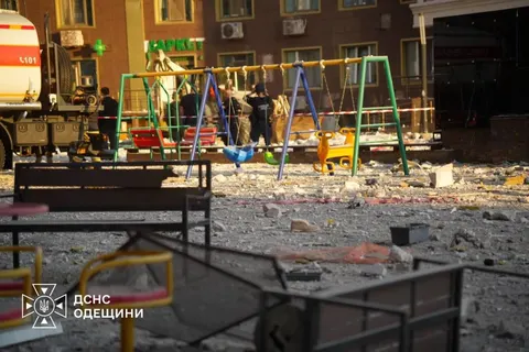 Зеленський: під ударами РФ вночі були десять областей, в Одесі постраждали 37 людей