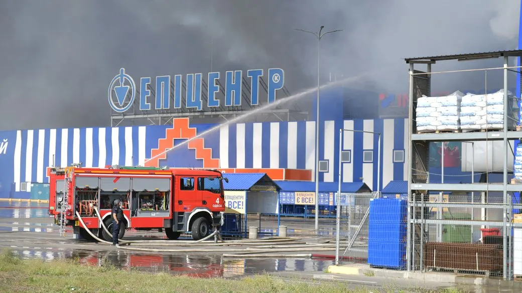 Пожежа в одеському «Епіцентрі» завдала довкіллю збитків на 8 млн грн