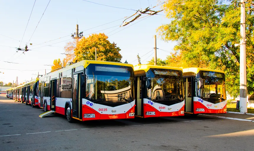 В Одесі через нічну атаку зупинився електротранспорт